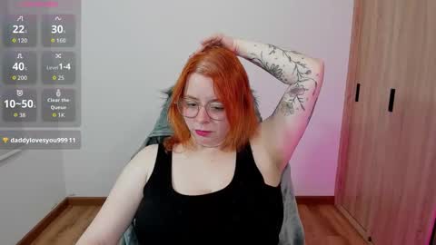 laylaah online show from December 20, 11:56 pm