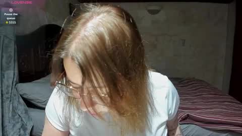 laylaah online show from February 1, 12:09 am