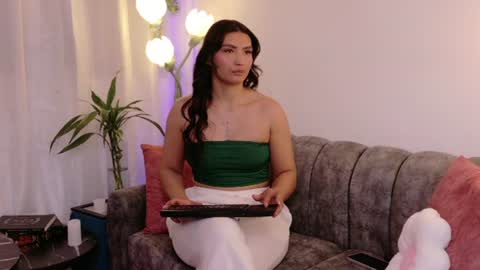 laya online show from August 3, 4:11 am