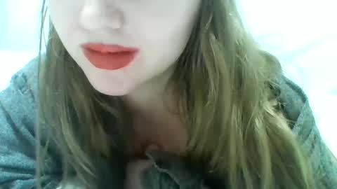 Snapshot of layannalea chatting on December 4, 7:17 am layannalea online show from December 4, 7:17 am