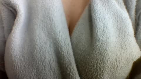 layannalea online show from June 22, 2:13 am