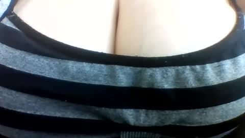layannalea online show from July 31, 1:27 am