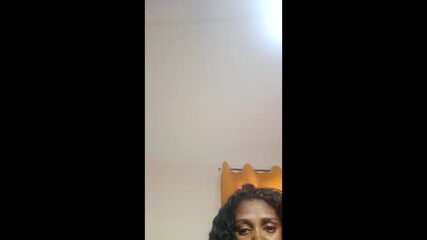 Snapshot of layannek chatting on September 19, 12:39 pm layannek online show from September 19, 12:39 pm