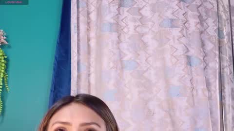 layla_17 online show from June 9, 5:57 pm