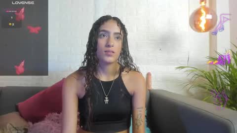 Snapshot of layla_707 chatting on December 14, 1:28 am Layla online show from December 14, 1:28 am