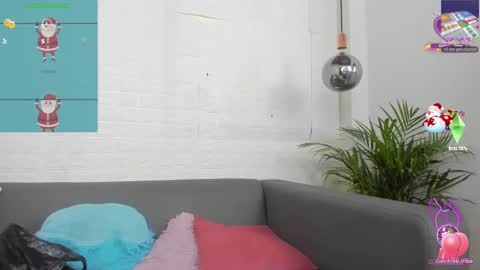 Snapshot of layla_707 chatting on December 30, 1:58 am Layla online show from December 30, 1:58 am