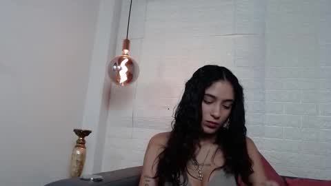 Snapshot of layla_707 chatting on February 12, 1:09 am Layla online show from February 12, 1:09 am