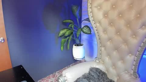 Snapshot of layla_707 chatting on November 11, 8:31 pm Layla online show from November 11, 8:31 pm