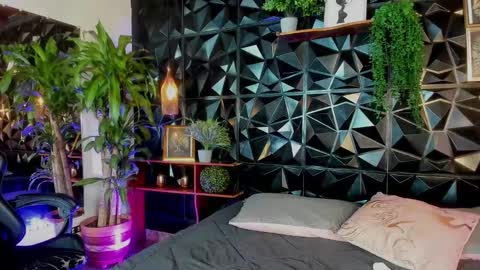 Snapshot of layla_707 chatting on November 25, 9:37 pm Layla online show from November 25, 9:37 pm