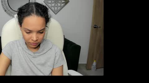 Layla Breezee online show from October 20, 4:02 am