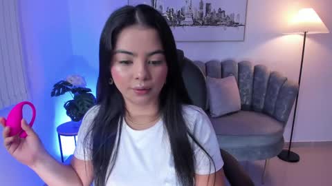 Layla Breezee online show from April 10, 9:58 am