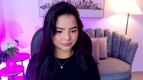 Layla Breezee online show from May 1, 11:59 am
