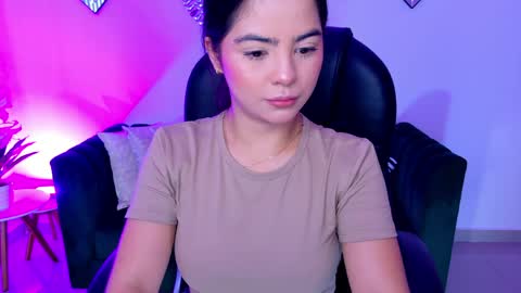 Snapshot of layla_breezee_ chatting on May 6, 11:59 am Layla Breezee online show from May 6, 11:59 am