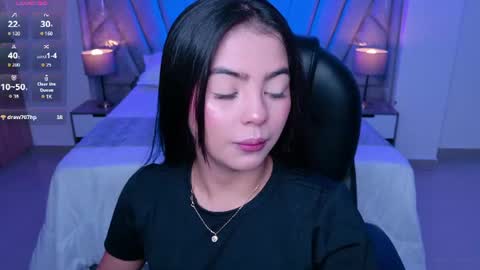 Snapshot of layla_breezee_ chatting on June 13, 11:19 am Layla Breezee online show from June 13, 11:19 am