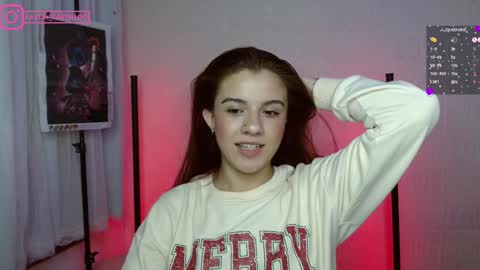 Snapshot of layla_castilloo chatting on December 30, 11:17 pm Layla online show from December 30, 11:17 pm