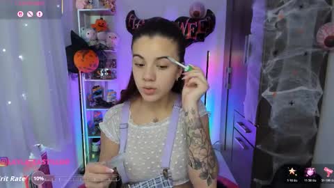 Snapshot of layla_castilloo chatting on November 3, 2:18 pm Layla online show from November 3, 2:18 pm