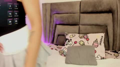 Snapshot of layla_clarke chatting on October 27, 4:16 am layla_clarke online show from October 27, 4:16 am