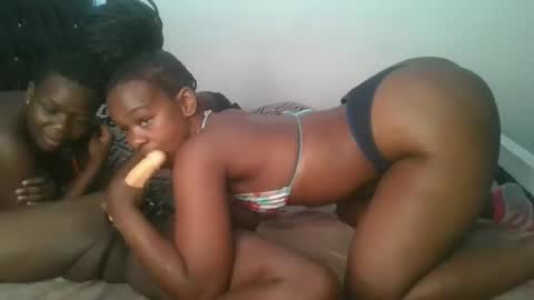 layla_cutiee online show from February 27, 7:41 am