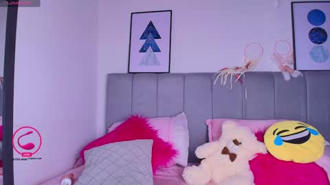 Layla online show from January 18, 4:15 am