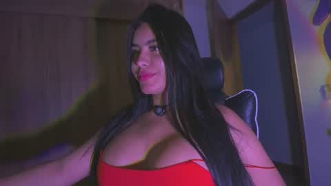 Layla online show from July 4, 2:51 am