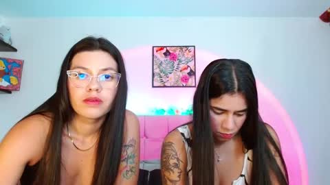 Snapshot of layla_roma chatting on September 30, 12:59 am Lia and Rachel online show from September 30, 12:59 am