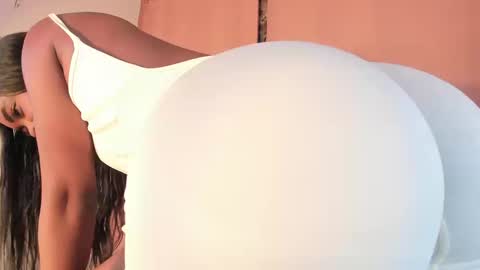 Snapshot of laylacarteer chatting on September 24, 10:13 pm LAYLA online show from September 24, 10:13 pm