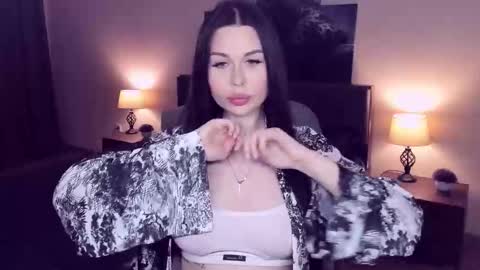 laylagreat online show from December 4, 5:21 pm