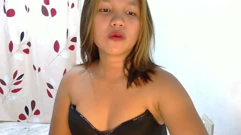 Snapshot of laylanimfa chatting on May 13, 9:39 am Nimfa online show from May 13, 9:39 am