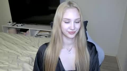 LaylaPretty001 online show from March 27, 6:30 am