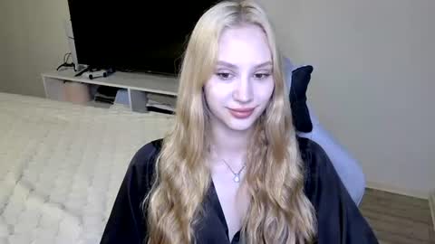 LaylaPretty001 online show from June 15, 4:25 am