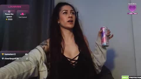 Snapshot of laylolasquirt chatting on October 25, 4:42 am laylolasquirt online show from October 25, 4:42 am