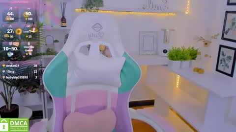 layriantavee online show from January 29, 10:05 am