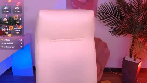 layriantavee online show from February 5, 1:00 pm