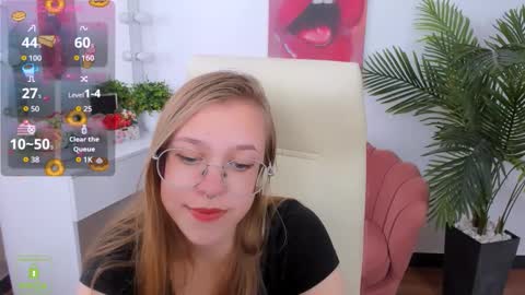 layriantavee online show from September 23, 7:11 am