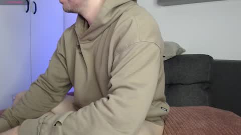 Snapshot of lazar_angels chatting on November 9, 5:28 am Laz online show from November 9, 5:28 am