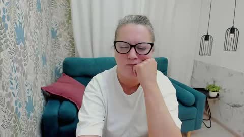 Lea online show from May 11, 5:24 am