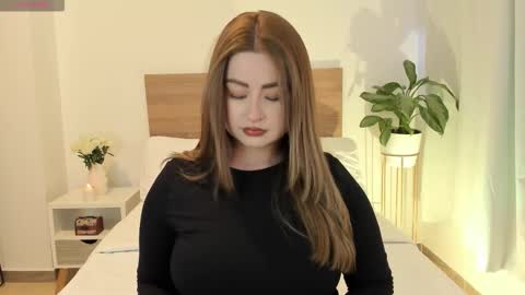 Snapshot of lea_jonesss chatting on March 5, 10:28 pm lea online show from March 5, 10:28 pm