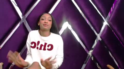 Snapshot of lea_sweetly chatting on September 12, 1:44 pm lea sewwtly online show from September 12, 1:44 pm