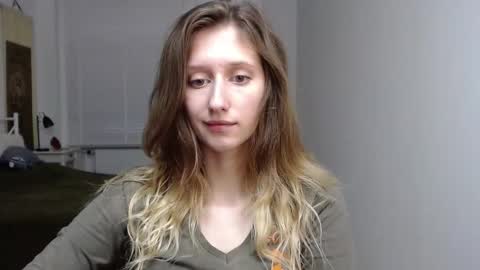 Snapshot of leadesire chatting on October 17, 9:23 am LEA online show from October 17, 9:23 am