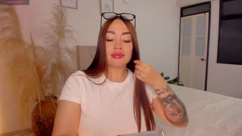 Snapshot of leah_01 chatting on June 2, 12:45 am Leah online show from June 2, 12:45 am