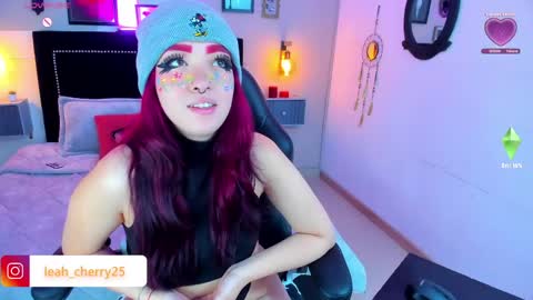 Leah online show from June 1, 10:00 pm
