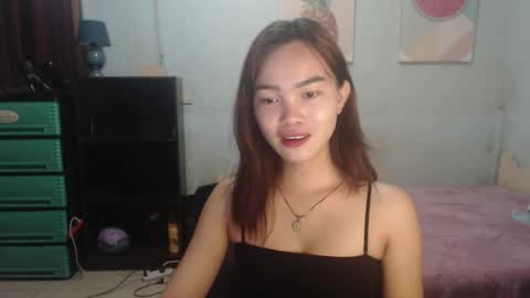 leah_fucker online show from December 21, 9:55 pm