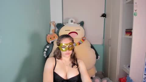 Snapshot of leah_sm chatting on February 15, 7:51 am Laura online show from February 15, 7:51 am