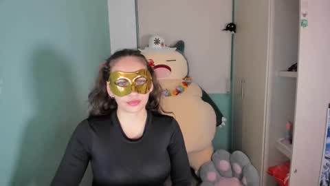 Snapshot of leah_sm chatting on February 16, 11:56 pm Laura online show from February 16, 11:56 pm