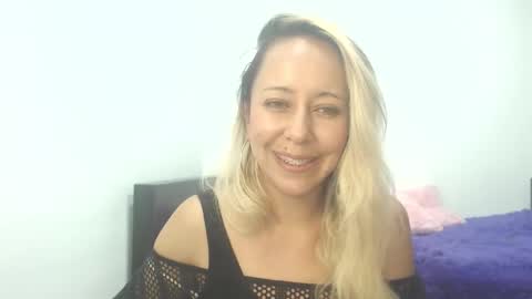 Snapshot of leah_susman chatting on September 14, 2:54 am leah_susman online show from September 14, 2:54 am
