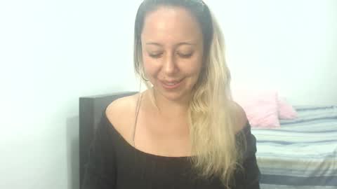 Snapshot of leah_susman chatting on November 12, 1:28 am leah_susman online show from November 12, 1:28 am