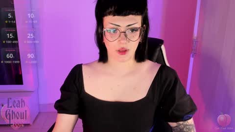 Snapshot of leahghoul666 chatting on January 10, 4:01 am Leah Independent Model OF leahghoul666 online show from January 10, 4:01 am