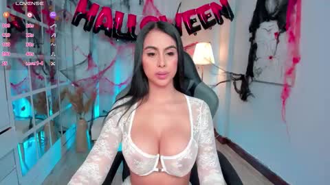 Leah Jones online show from October 11, 2:04 pm