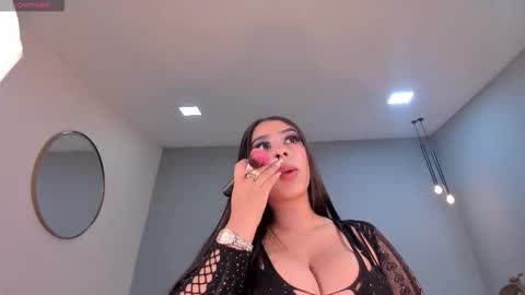 Snapshot of leahlombardi_ chatting on September 14, 5:23 pm leahlombardi_ online show from September 14, 5:23 pm