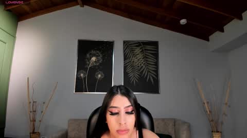 Snapshot of leahlombardi_ chatting on September 19, 3:19 am leahlombardi_ online show from September 19, 3:19 am